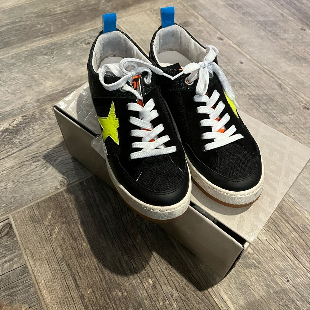 Golden Goose size 37